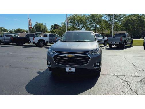 Satin Steel Metallic 2018 Chevrolet Traverse LT Cloth