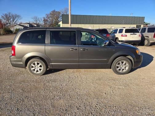 2010 Chrysler Town & Country Touring