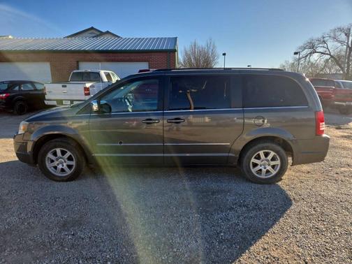 2010 Chrysler Town & Country Touring
