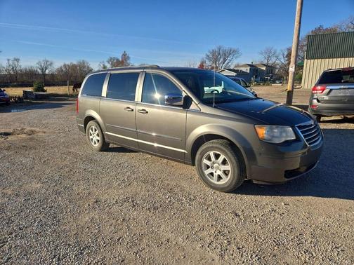 2010 Chrysler Town & Country Touring