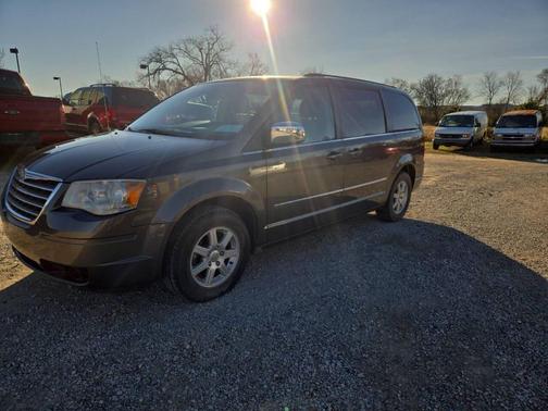 2010 Chrysler Town & Country Touring