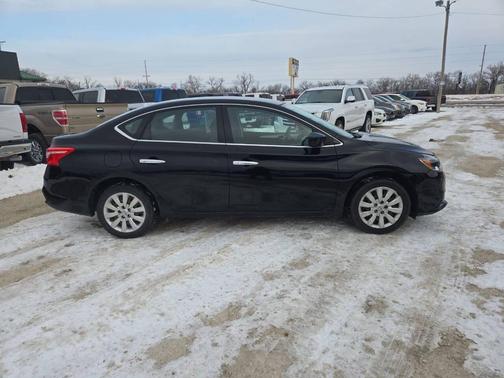 2016 Nissan Sentra S 4dr Sedan CVT