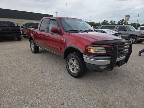Red 2003 Ford F-150 XLT SuperCrew