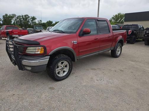 Red 2003 Ford F-150 XLT SuperCrew