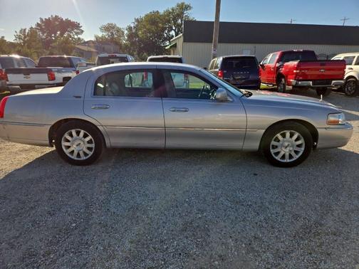 2010 Lincoln Town Car Signature