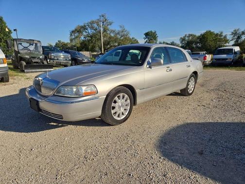 2010 Lincoln Town Car Signature