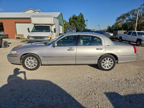 2010 Lincoln Town Car Signature