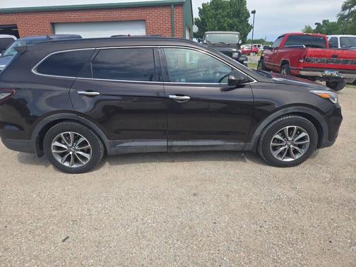 Brown 2018 Hyundai SANTA FE SE