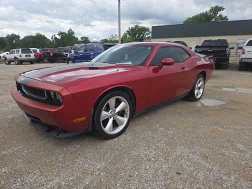 Burgundy 2009 Dodge Challenger SE