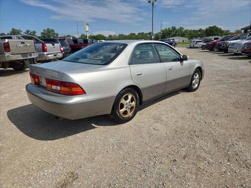 1999 Lexus ES 300 Base