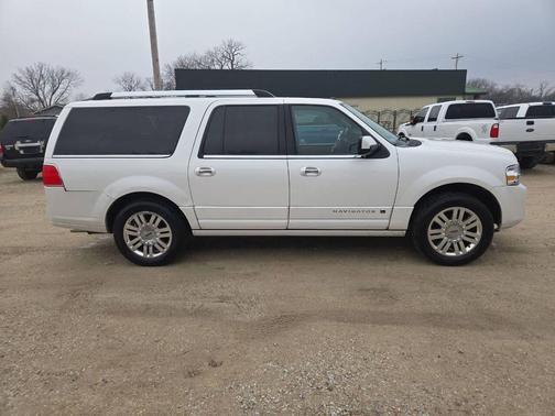 2012 Lincoln Navigator Base
