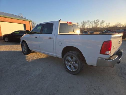 2016 RAM 1500 Lone Star 4x4 4dr Crew Cab 5.5 ft. SB Pickup