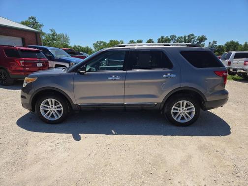 Gray 2012 Ford Explorer XLT