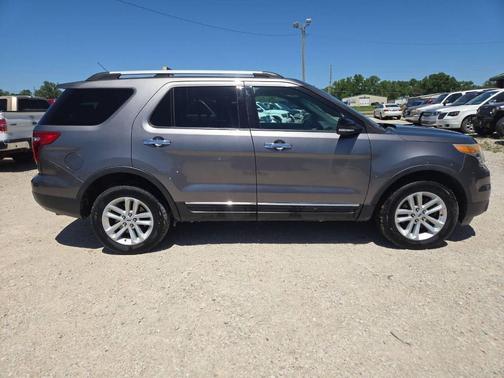 Gray 2012 Ford Explorer XLT