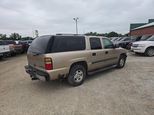 Gold 2005 Chevrolet Suburban 1500 LS