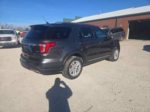 2019 Ford Explorer XLT AWD 4dr SUV