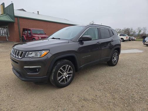 Granite Crystal Metallic Clearcoat 2018 Jeep Compass Latitude