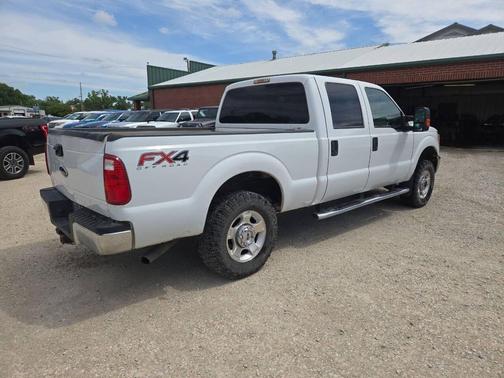 White 2014 Ford F-250 XLT