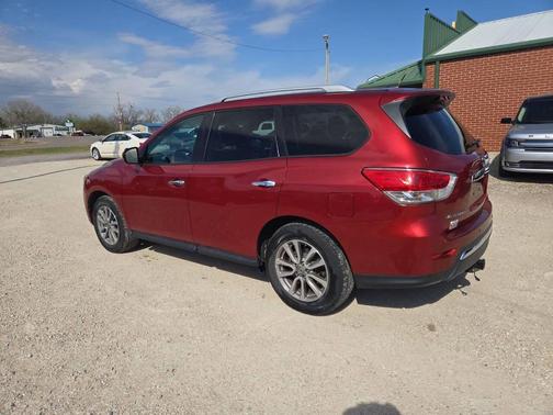 2016 Nissan Pathfinder SV