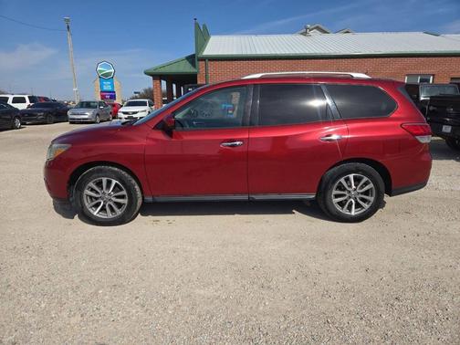 2016 Nissan Pathfinder SV
