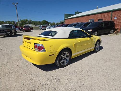 2002 Ford Mustang Deluxe