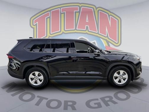 Midnight Black Metallic 2025 Toyota Highlander LE