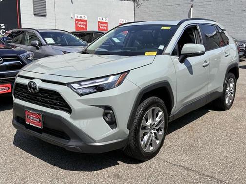2022 Toyota RAV4 XLE Premium