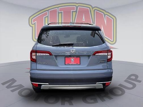 2022 Honda Pilot Touring 8-Passenger