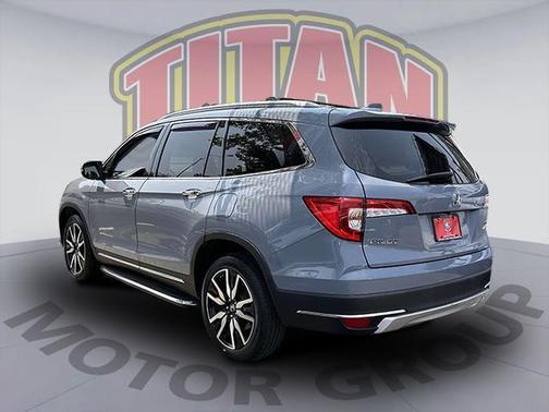 2022 Honda Pilot Touring 8-Passenger