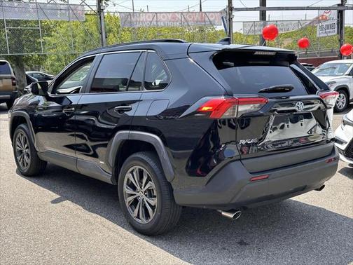 2022 Toyota RAV4 Hybrid XLE Premium