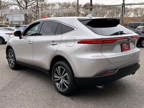 2023 Toyota Venza LE