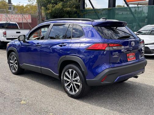 2025 Toyota Corolla Cross XLE