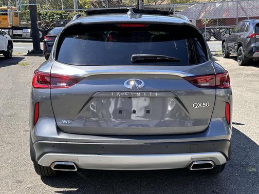 2022 INFINITI QX50 LUXE AWD