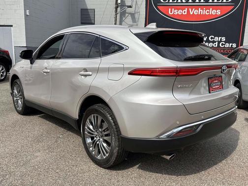 Titanium Glow 2021 Toyota Venza Limited