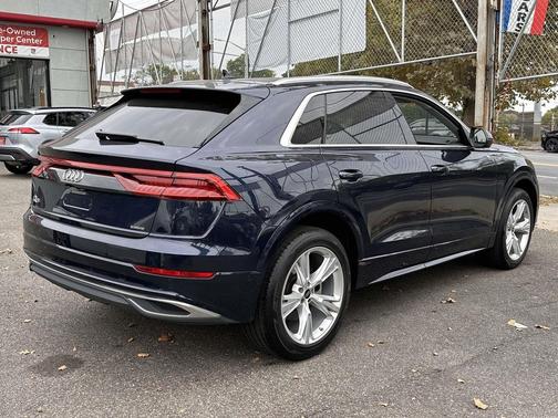 2023 Audi Q8 55 Premium