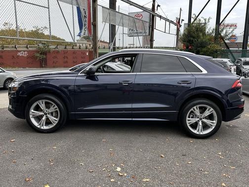 2023 Audi Q8 55 Premium