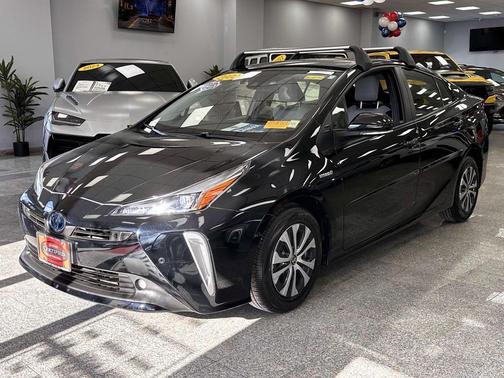 2022 Toyota Prius LE