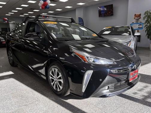 2022 Toyota Prius LE