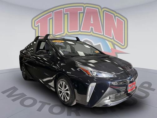 2022 Toyota Prius LE