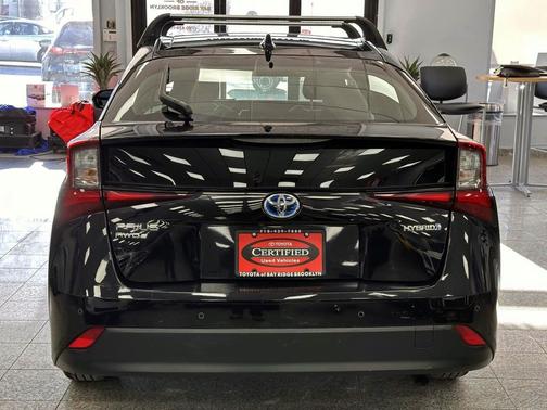 2022 Toyota Prius LE