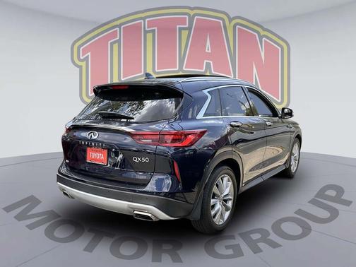 2022 INFINITI QX50 LUXE AWD