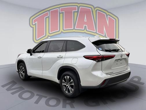 2023 Toyota Highlander XLE