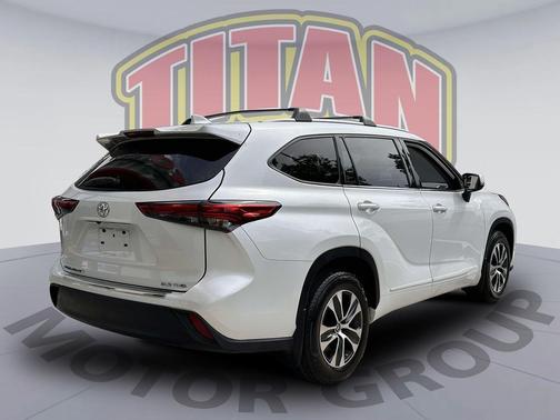 2022 Toyota Highlander XLE