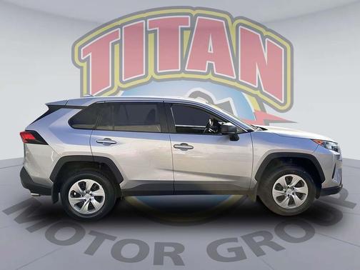 2022 Toyota RAV4 LE