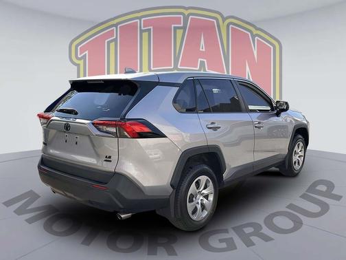 2022 Toyota RAV4 LE