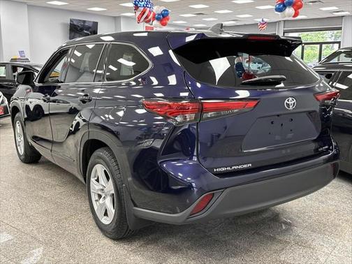 2022 Toyota Highlander LE