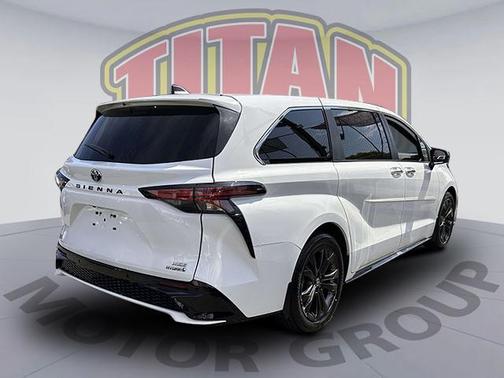 2023 Toyota Sienna XSE 7 Passenger
