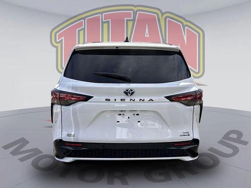 2023 Toyota Sienna XSE 7 Passenger