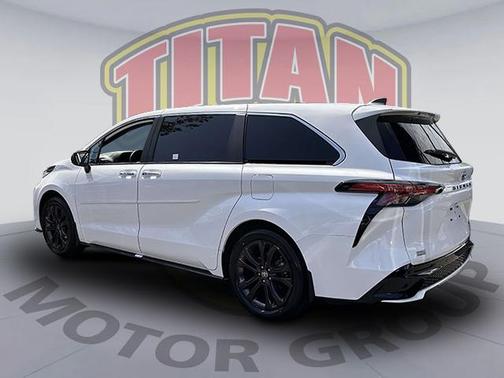 2023 Toyota Sienna XSE 7 Passenger
