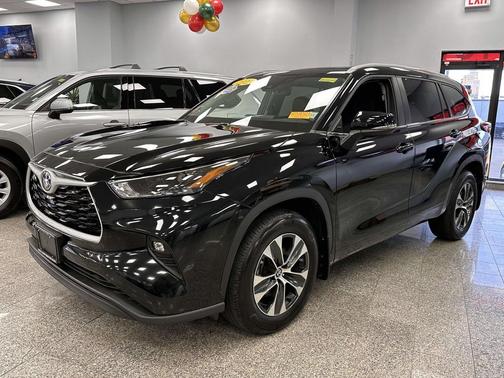 2025 Toyota Highlander XLE